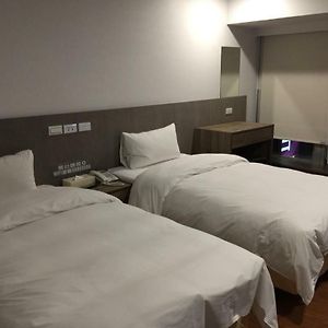 Dormitory Room Mixed